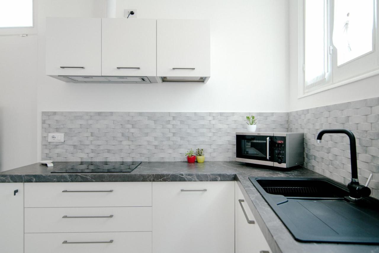 Bright Home - The House Of Travelers Комо Екстер'єр фото