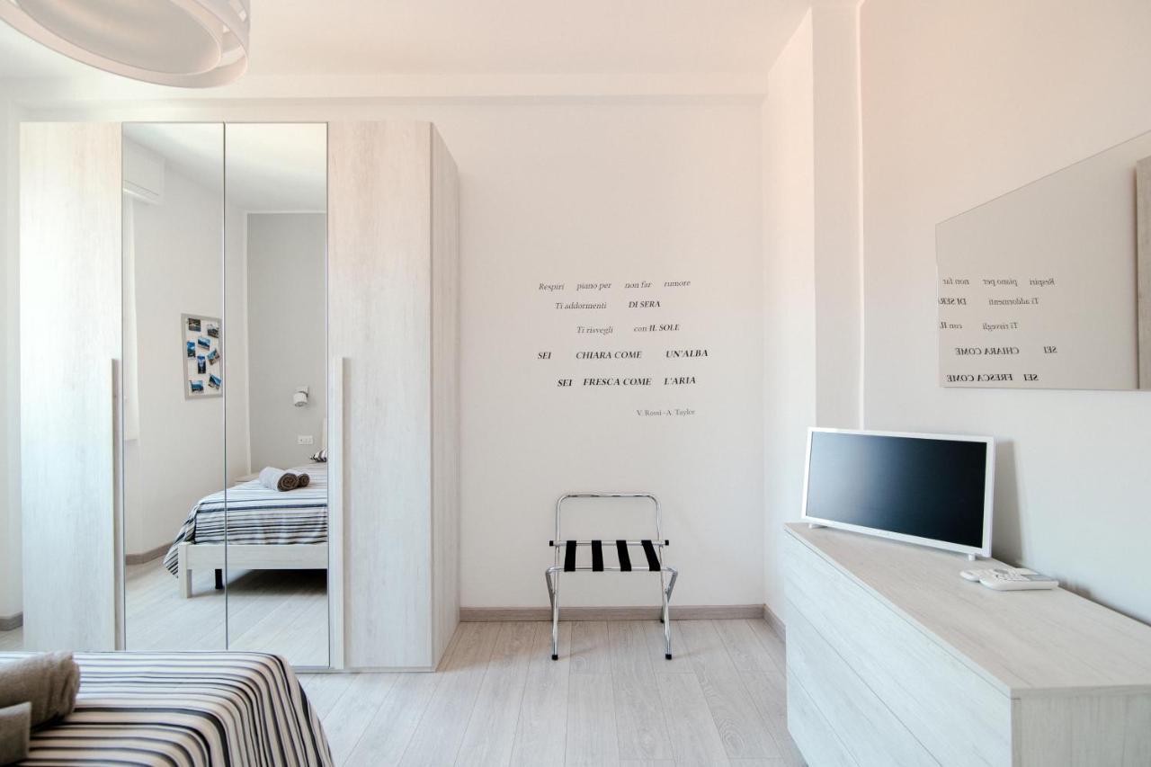 Bright Home - The House Of Travelers Комо Екстер'єр фото